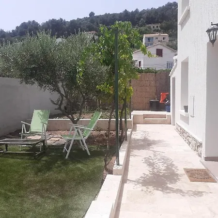 Almanarre Apartment *