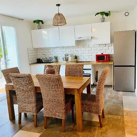 Apartment Almanarre *